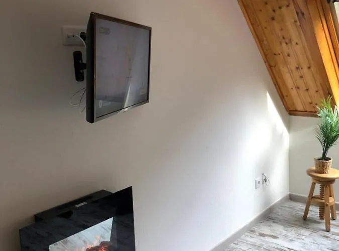 Atico Europa, Estacion *